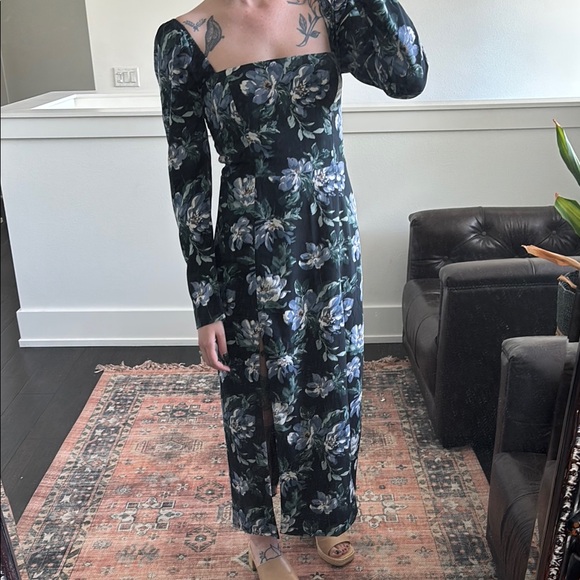 Floral Long Sleeve A&F Dress - Picture 9 of 12